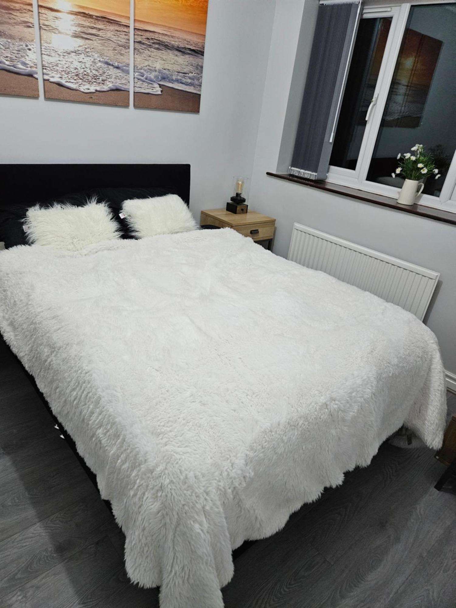 Lister Park Bradford 2Bed Detached Cottage House Parking Cinema Screen Games Room 외부 사진