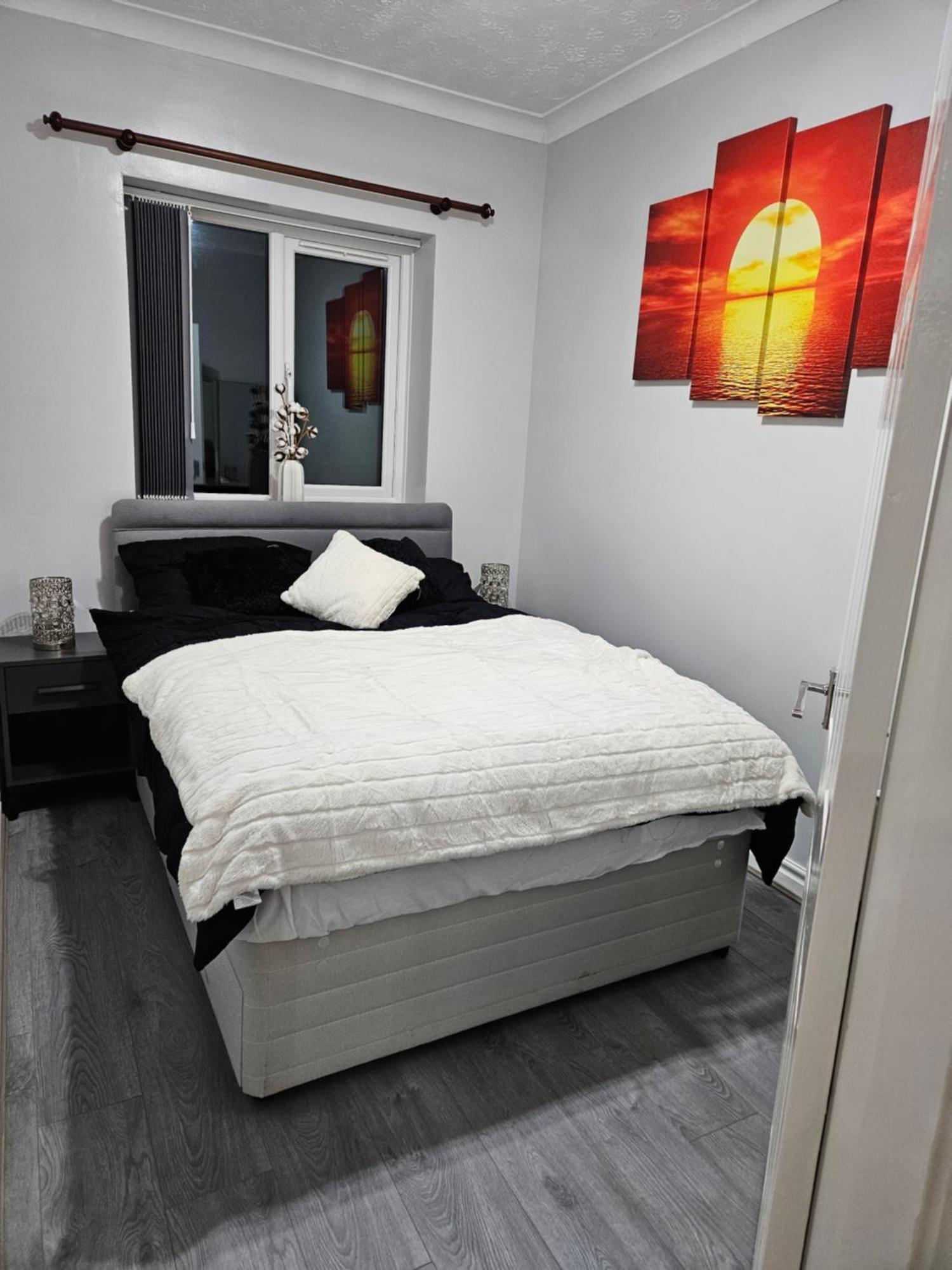 Lister Park Bradford 2Bed Detached Cottage House Parking Cinema Screen Games Room 외부 사진