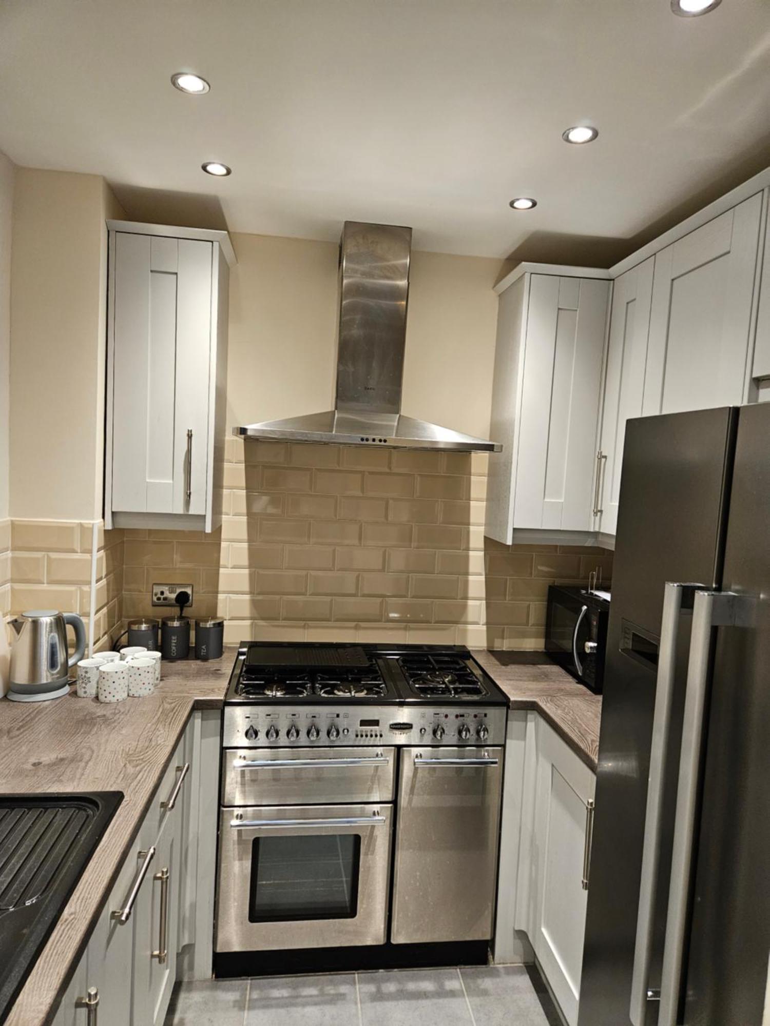 Lister Park Bradford 2Bed Detached Cottage House Parking Cinema Screen Games Room 외부 사진