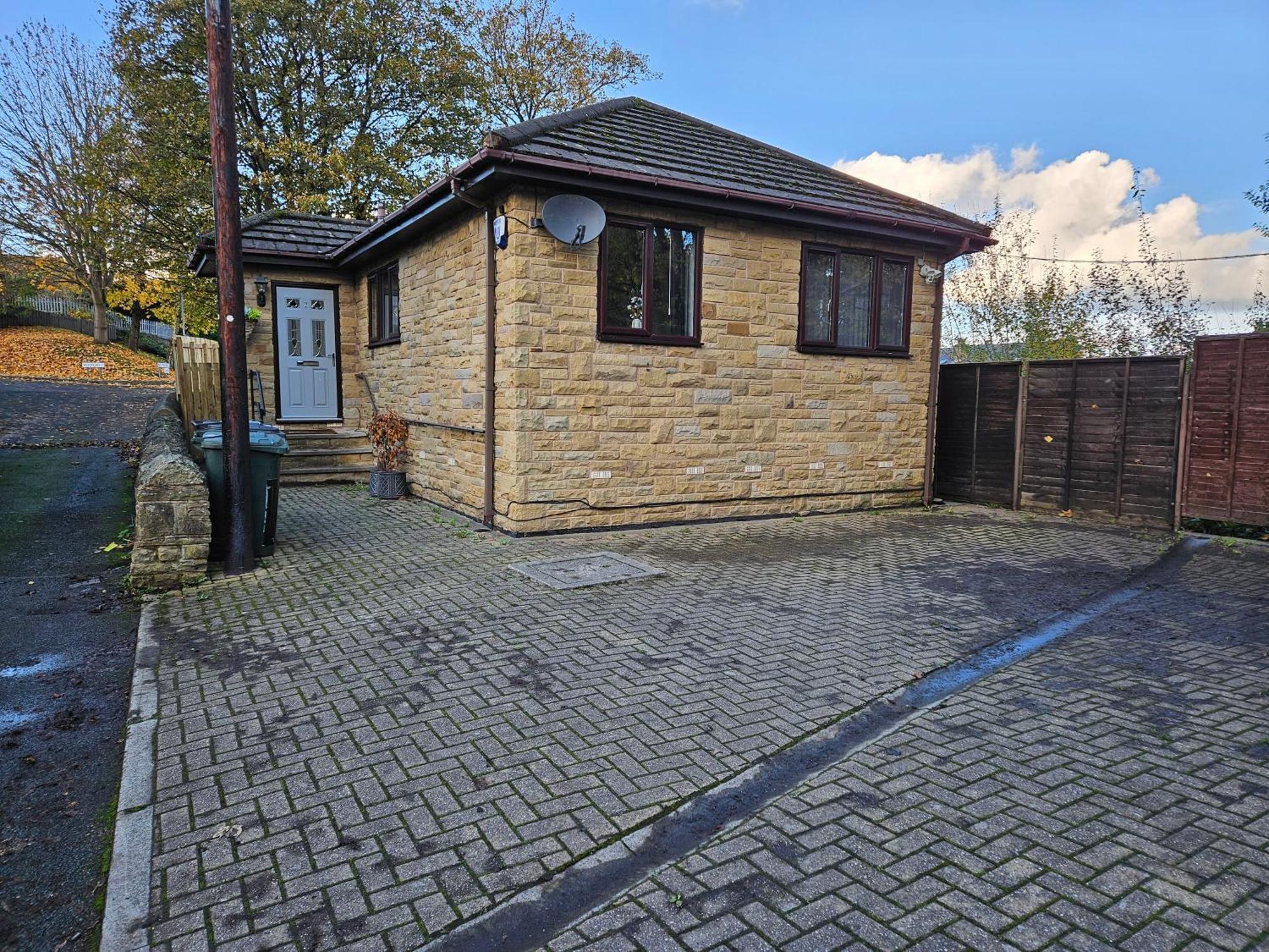 Lister Park Bradford 2Bed Detached Cottage House Parking Cinema Screen Games Room 외부 사진