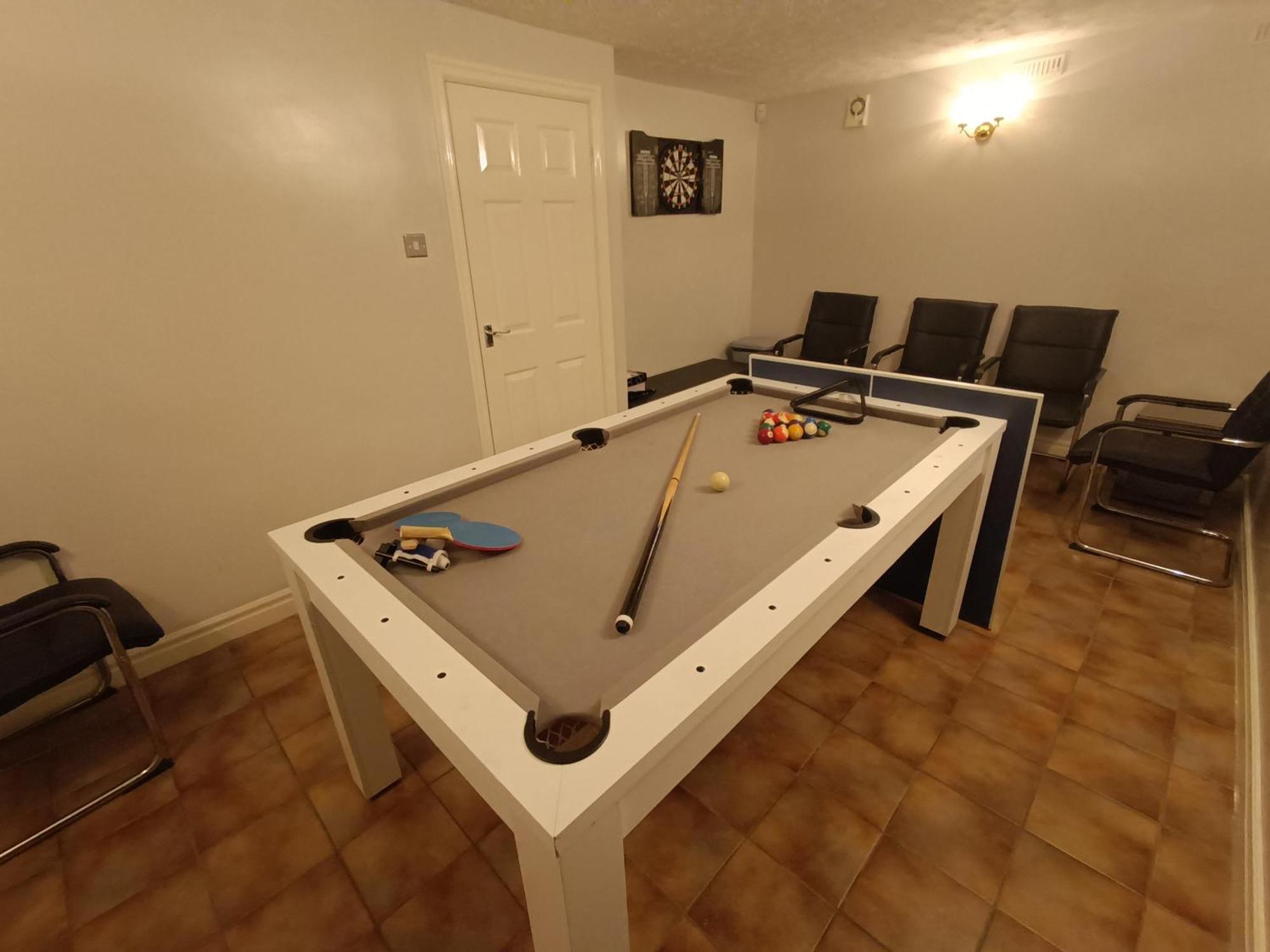 Lister Park Bradford 2Bed Detached Cottage House Parking Cinema Screen Games Room 외부 사진